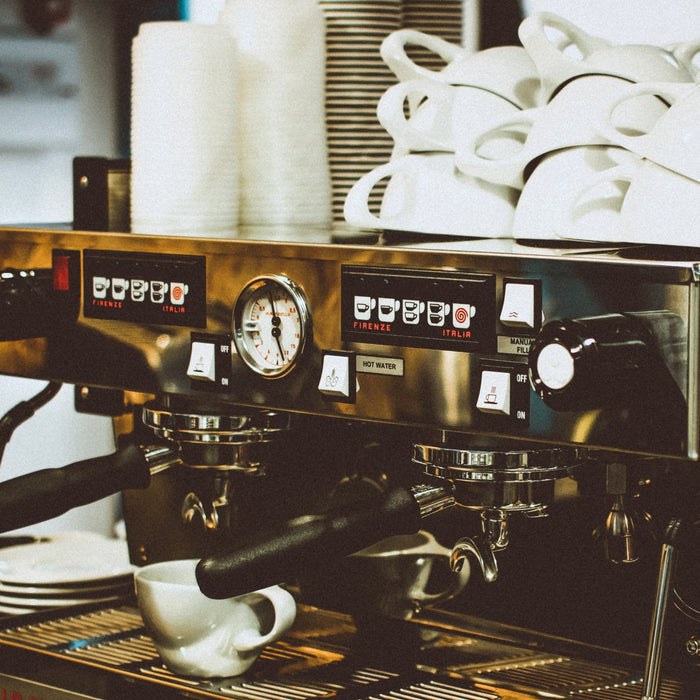 El equipo que toda cafetería debe tener para encantar al cliente